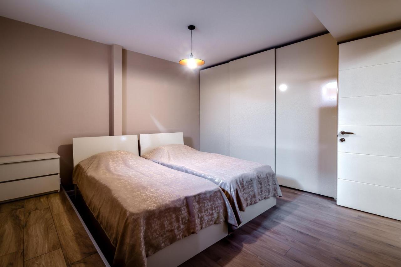 Modern Apartment In Old Tbilisi Bagian luar foto