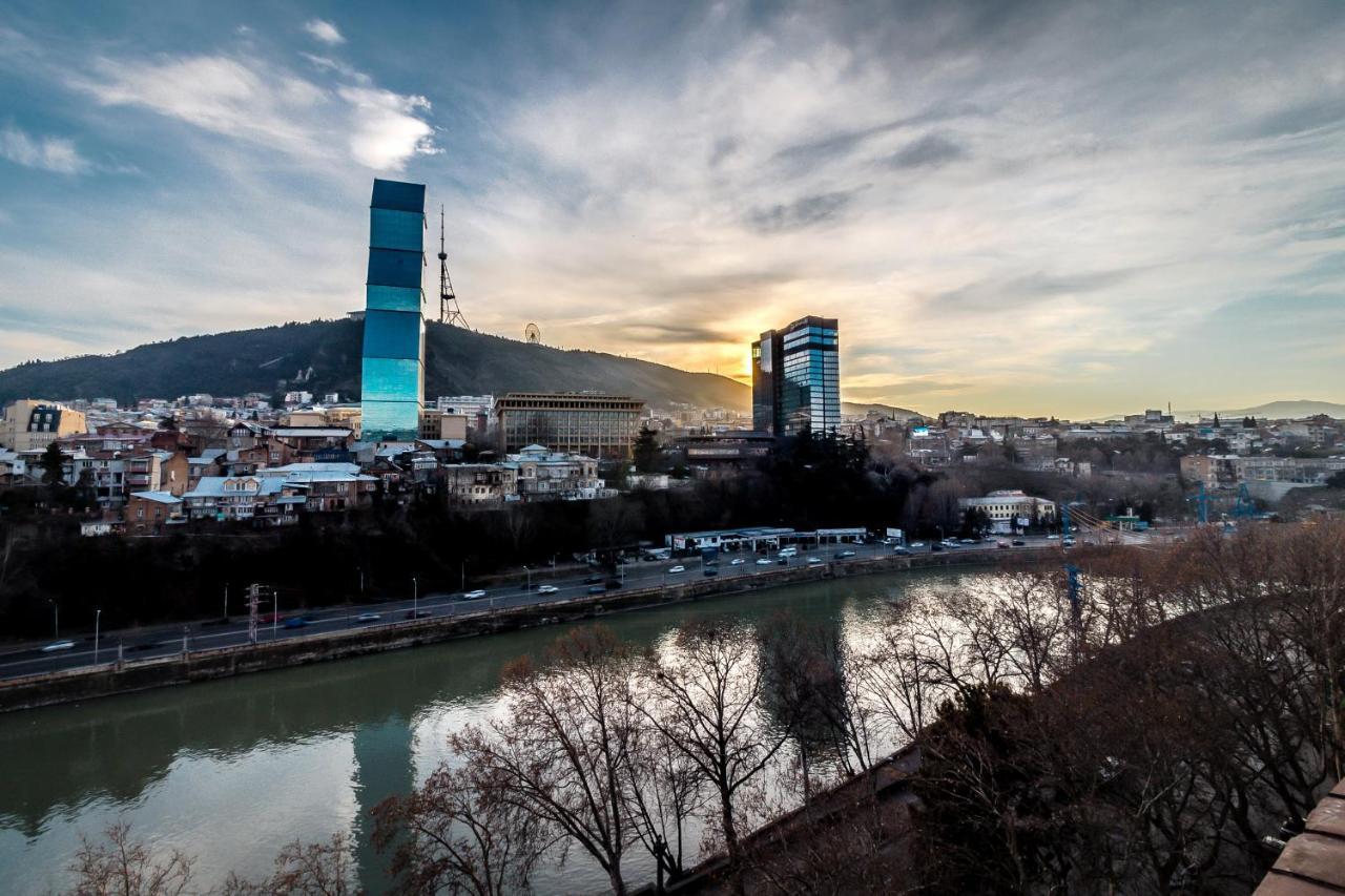 Modern Apartment In Old Tbilisi Bagian luar foto